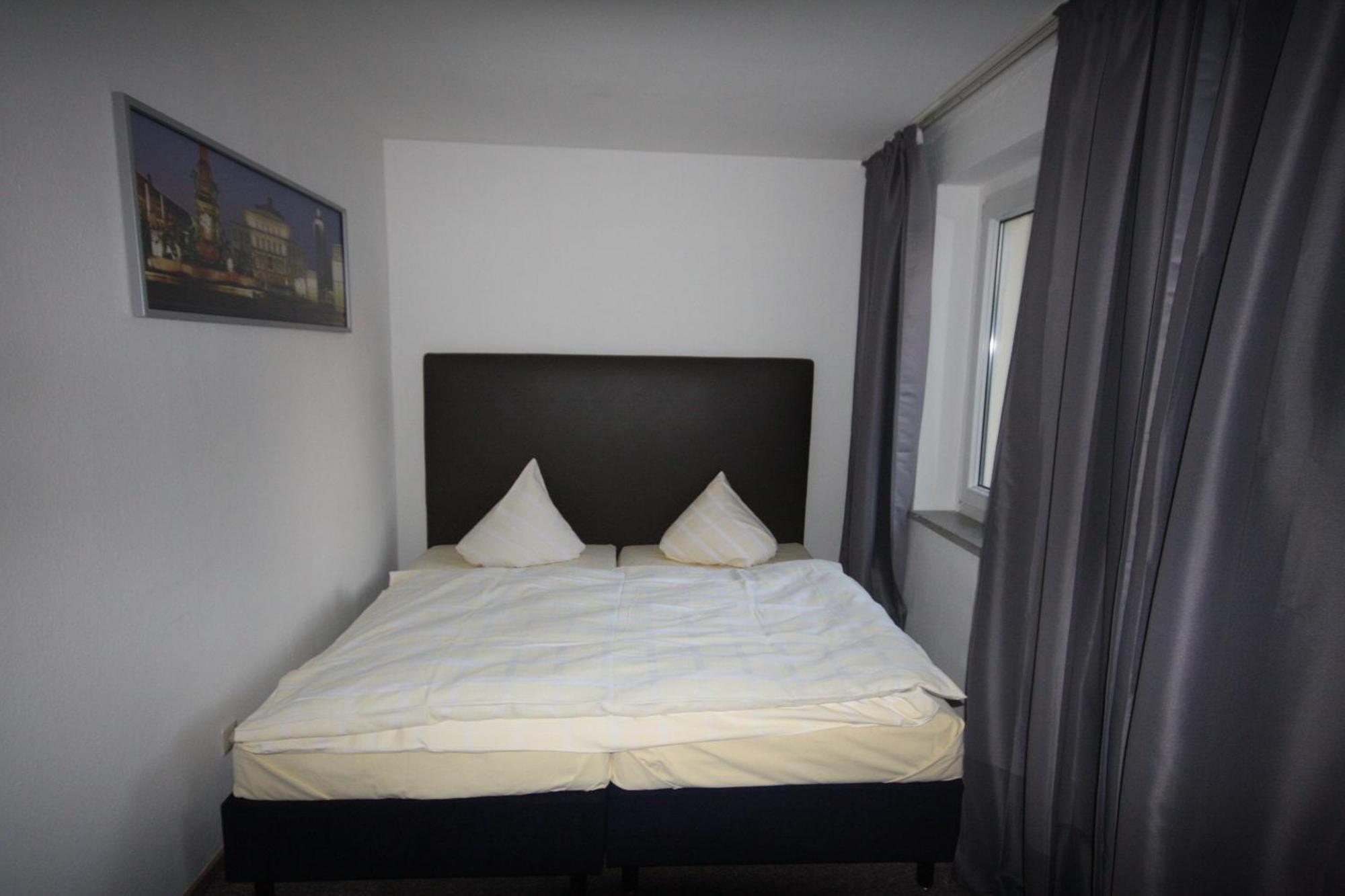 Sl'Otel Budget Bernburg Room photo